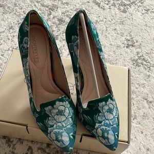 beautiful Eva Mendes shoes